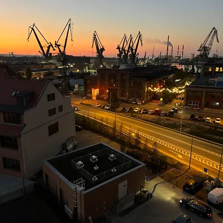 Crane Panorama Apartment *