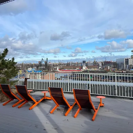 Crane Panorama *
